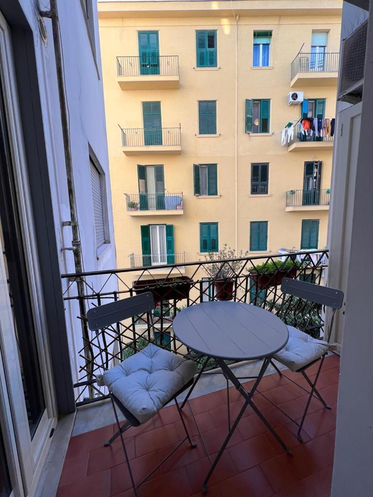 Revis 84 Apartment Napoli Exterior foto